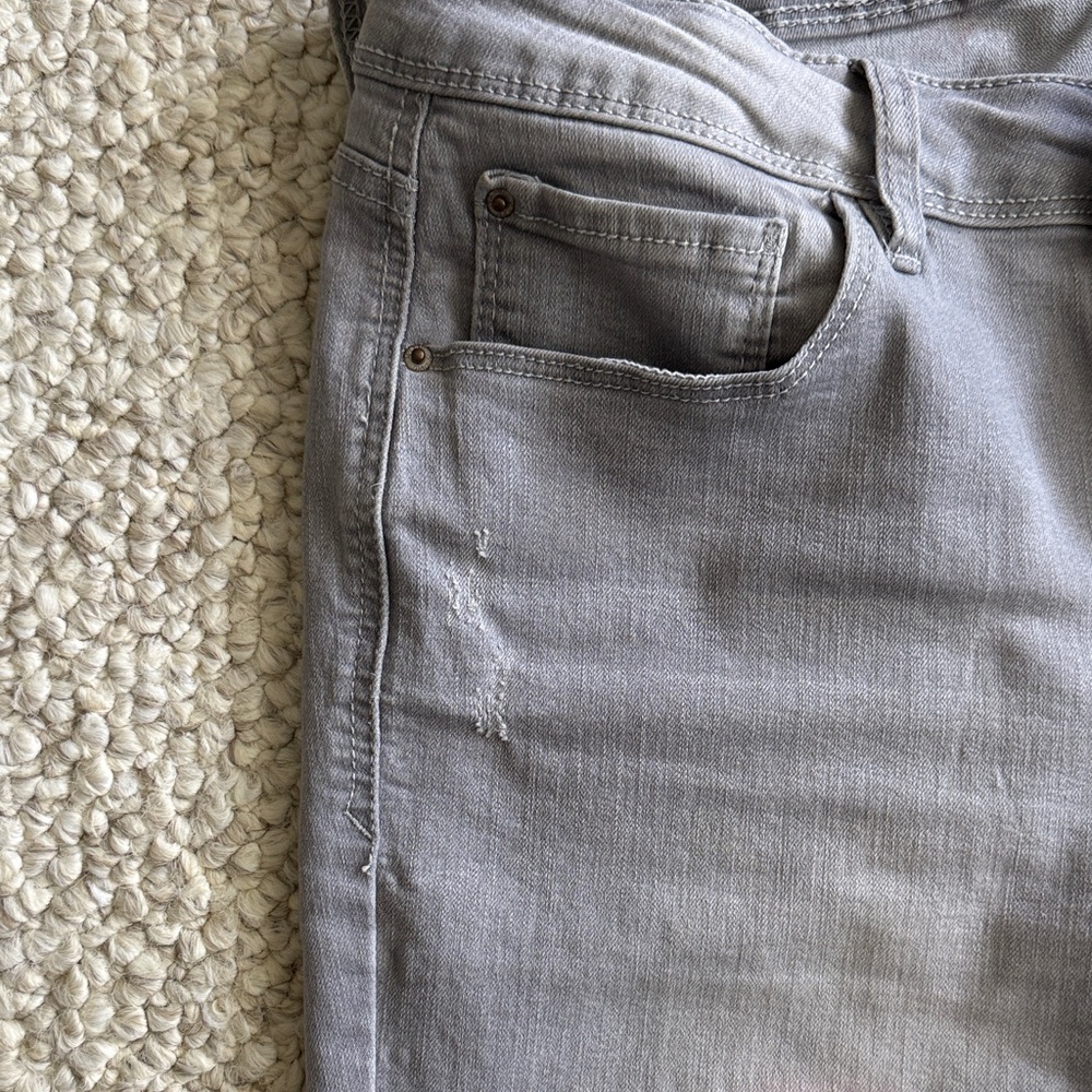 Kensie Light Gray Skinny Jeans - Picture 6 of 9